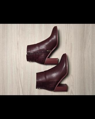 Stivaletto simil pelle bordeaux da donna con tacco