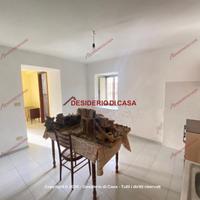 Casa, Sant'Angelo di Brolo.