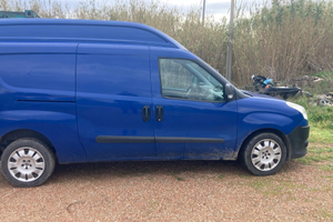 FIAT Doblò XL con gancio traino