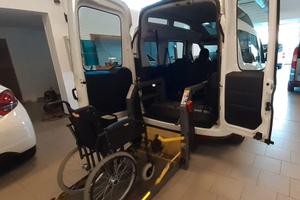 Doblò trasporto disabili Multijet pedana elettrica