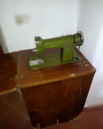 Macchina da cucire vintage 
