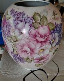 vaso di fiori dipinto a mano