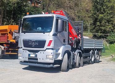 CAMION MAN CON GRU FASSI