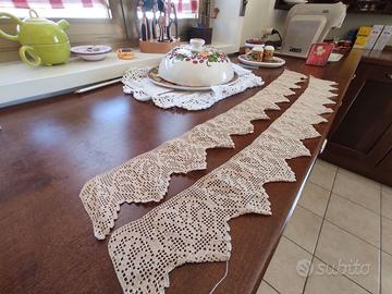 n.2 strisce realizzate ad uncinetto a filet