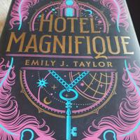 Hotel Magnifique libro 