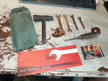 kit attrezzi busta chiavi cacciavite buoni assiste