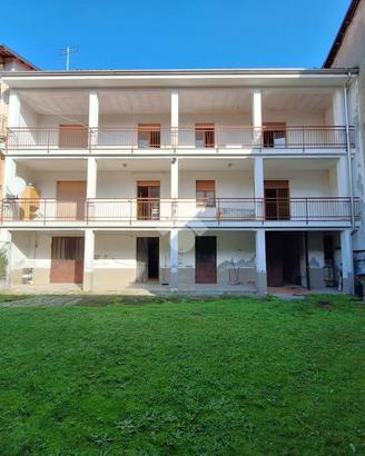 CASA SEMINDIPENDENTE A PEROSA CANAVESE