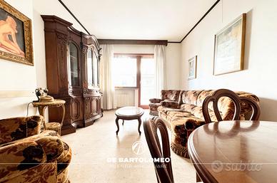 Appartamento in via Salinella in stabile signorile
