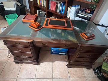 Scrivania in mogano e pelle