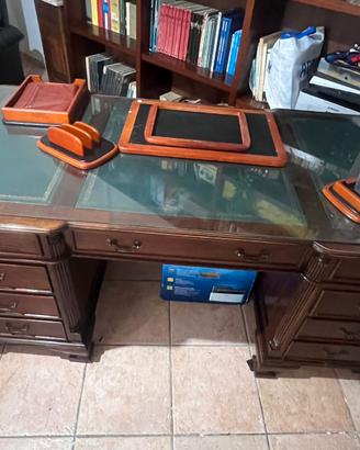 Scrivania in mogano e pelle