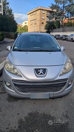 Peugeot 207 grigia a GPL