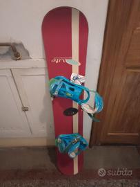 tavola snowboard con attacchi