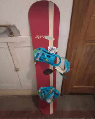 tavola snowboard con attacchi