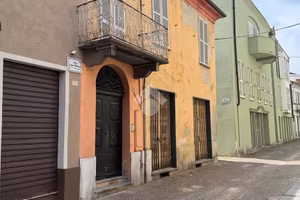 PORZIONE DI BIFAMILIARE A ALBA