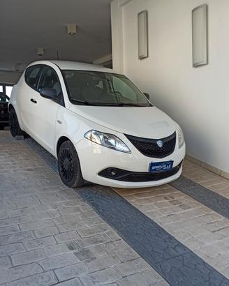 Lancia Ypsilon 1.0 FireFly 5 porte S&S Hybrid Ecoc