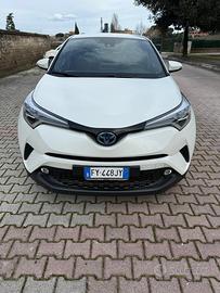 Toyota c-hr 1.8 hybrid Trend colore Bianco perla