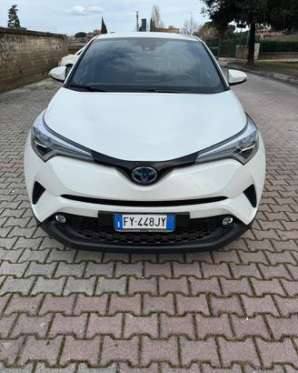 Toyota c-hr 1.8 hybrid Trend colore Bianco perla
