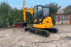 E32 Escavatore 35 q JCB 8035
