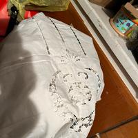 Tendina da finestra ricamata