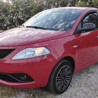 Lancia Ypsilon 1.0 FireFly 5 porte S&S Hybrid Ecoc