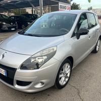 Renault Scenic Scénic X-Mod 1.5 dCi Luxe 2011