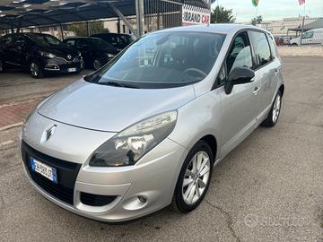 Renault Scenic Scénic X-Mod 1.5 dCi Luxe 2011