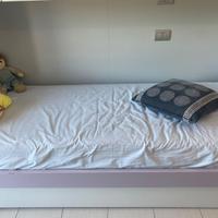 Letto singolo con letto a scomparsa con materassi