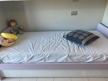 Letto singolo con letto a scomparsa con materassi