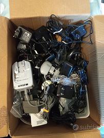 Cellulari e carica batterie