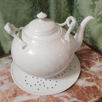 Set da tè antico: teiera e piatto