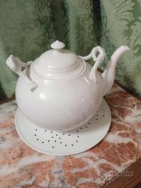 Set da tè antico: teiera e piatto