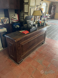 Scrivania in legno massello