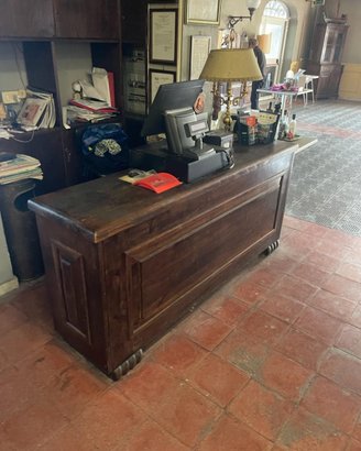 Scrivania in legno massello
