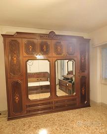 Camera da letto matrimoniale stile classico