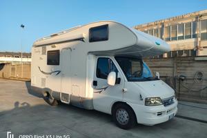 camper Mansardato 6 posti letto e viaggio