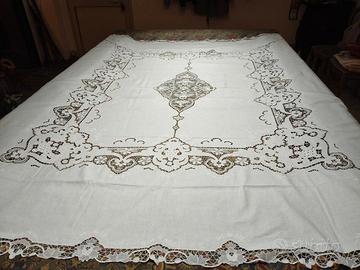 copriletto matrimoniale lino e pizzo Burano 