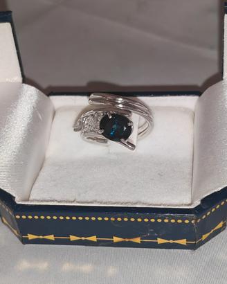 Splendido anello con zaffiro e diamanti