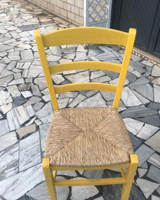 Sedia modello paesana vari colori in paglia.