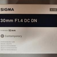 Sigma 30mm f 1.4 DC per Sony e-mount più filtro