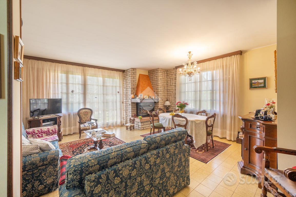 VILLA SINGOLA A GARDA - Altro