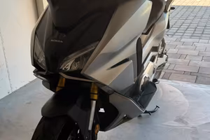 Honda Forza 750
