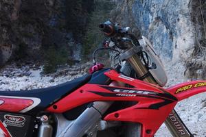 vedo honda 4t crf targato