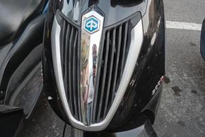 piaggio carnarbi 300
