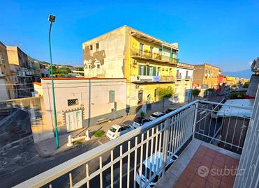 2 LOCALI A TORRE DEL GRECO