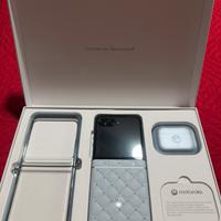 Motorrala razr 60 limit edition con svaroschi