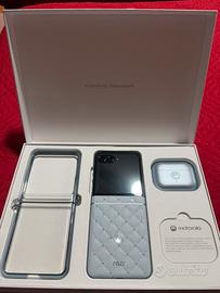 Motorrala razr 60 limit edition con svaroschi