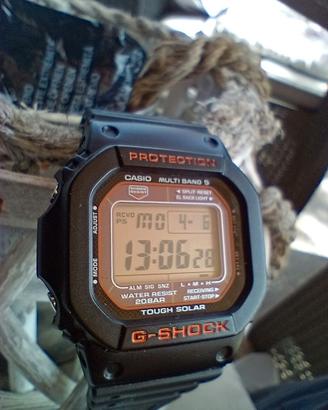 Casio G Shock GW M5600 R Rescue Team raro