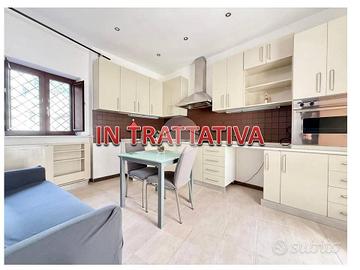 2 LOCALI A NAPOLI