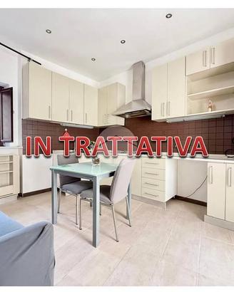2 LOCALI A NAPOLI