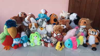 Collezione di pupazzi peluches